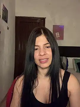 Snapshot of Estefani_32 chatting on July 18, 4:49 am Estefani 32 online show from July 18, 4:49 am