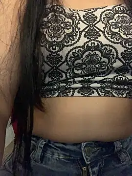 Snapshot of Estefani_32 chatting on July 19, 7:17 pm Estefani 32 online show from July 19, 7:17 pm