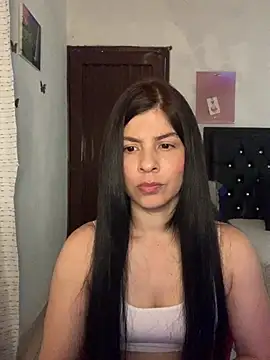 Snapshot of Estefani_32 chatting on July 20, 5:59 pm Estefani 32 online show from July 20, 5:59 pm
