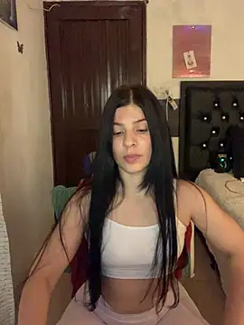 Snapshot of Estefani_32 chatting on July 23, 1:58 am Estefani 32 online show from July 23, 1:58 am