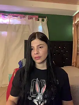 Snapshot of Estefani_32 chatting on July 26, 7:21 pm Estefani 32 online show from July 26, 7:21 pm