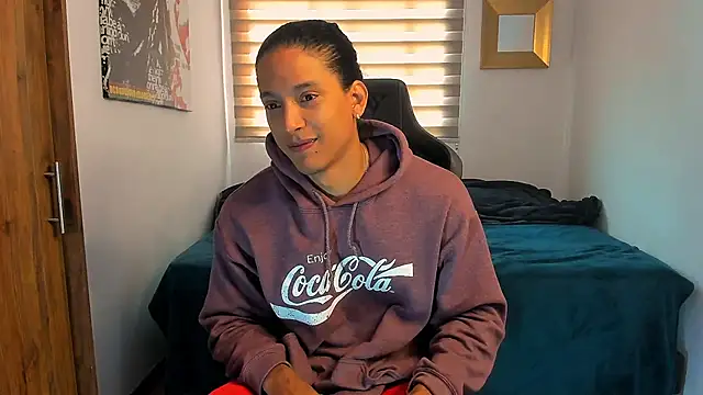 Snapshot of Liam_V chatting on December 21, 3:20 pm Liam V online show from December 21, 3:20 pm