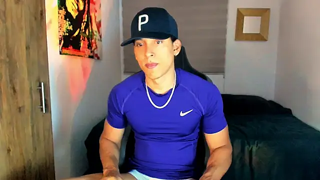 Snapshot of Liam_V chatting on January 8, 1:00 am Liam V online show from January 8, 1:00 am