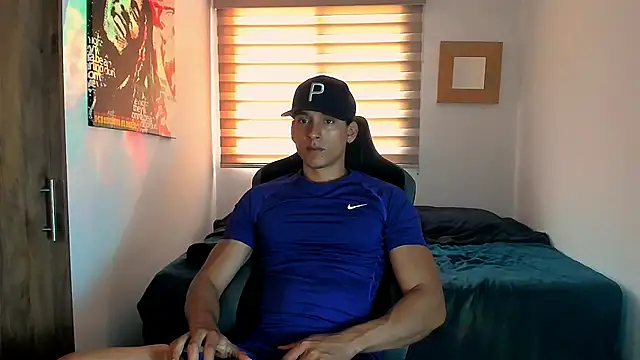 Snapshot of Liam_V chatting on January 8, 3:39 pm Liam V online show from January 8, 3:39 pm