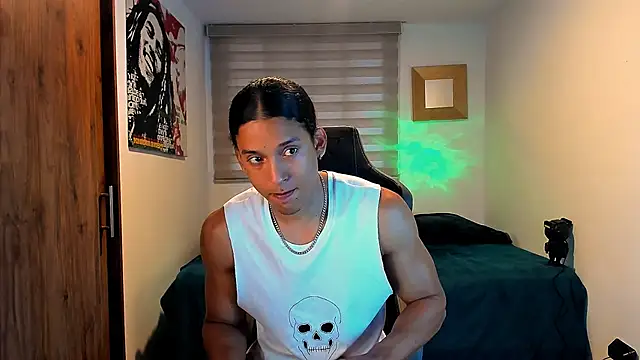 Snapshot of Liam_V chatting on January 21, 11:46 am Liam V online show from January 21, 11:46 am