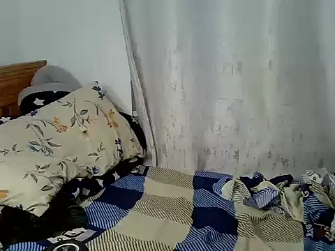 purplescarlet online show from March 17, 5:38 pm