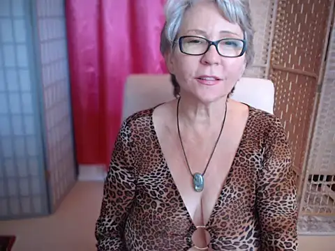 Snapshot of petradaniels chatting on September 29, 5:29 pm petradaniels online show from September 29, 5:29 pm