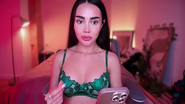 Snapshot of Lil_Gabby chatting on January 18, 8:12 pm Lil Gabby online show from January 18, 8:12 pm