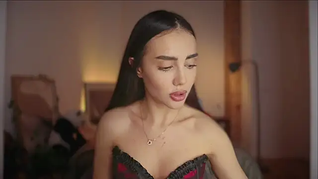 Snapshot of Lil_Gabby chatting on February 18, 7:54 pm Lil Gabby online show from February 18, 7:54 pm