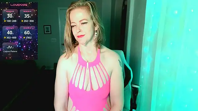 britteebee online show from November 8, 9:20 am