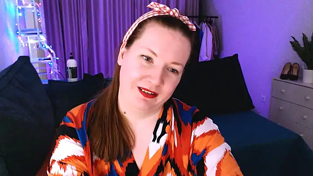 Snapshot of GoddessLara chatting on March 11, 3:05 am GoddessLara online show from March 11, 3:05 am