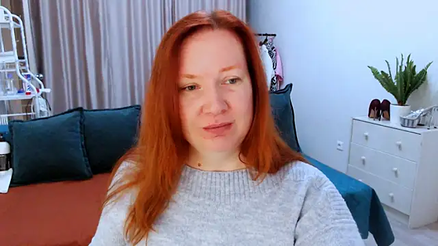 Snapshot of GoddessLara chatting on September 14, 3:05 am GoddessLara online show from September 14, 3:05 am