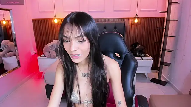 AMELIELEONE online show from November 10, 12:26 pm