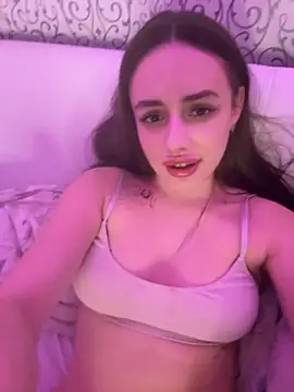 Lisaaan online show from October 13, 2:50 pm