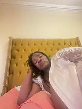 Snapshot of xXXSexyamazon chatting on June 12, 2:27 pm xXXSexyamazon online show from June 12, 2:27 pm