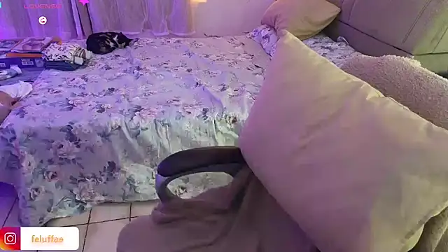 Snapshot of feluriana chatting on June 19, 9:29 pm feluriana online show from June 19, 9:29 pm