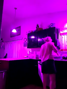 Snapshot of ScarletCallings420 chatting on November 9, 5:22 pm ScarletCallings420 online show from November 9, 5:22 pm