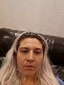 Snapshot of ScarletCallings420 chatting on November 22, 4:11 am ScarletCallings420 online show from November 22, 4:11 am