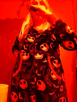 Snapshot of ScarletCallings420 chatting on November 23, 1:44 pm ScarletCallings420 online show from November 23, 1:44 pm