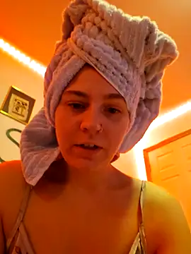 Snapshot of ScarletCallings420 chatting on November 24, 9:25 pm ScarletCallings420 online show from November 24, 9:25 pm