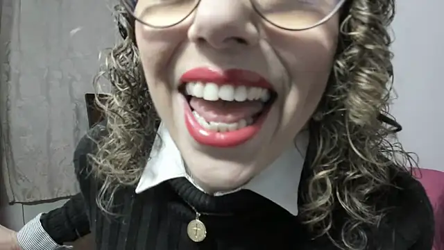 Snapshot of taylorhot70 chatting on February 5, 1:37 am taylorhot70 online show from February 5, 1:37 am