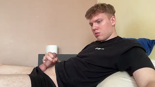 sexybooii6968 online show from February 12, 1:28 pm