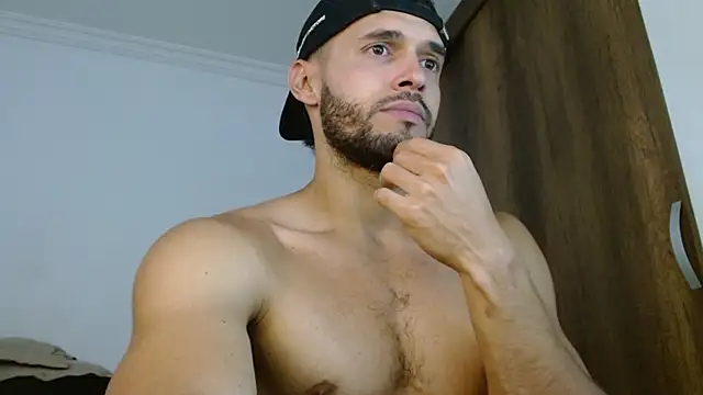Snapshot of Noah_jhonsonn chatting on May 28, 3:31 pm Noah jhonsonn online show from May 28, 3:31 pm