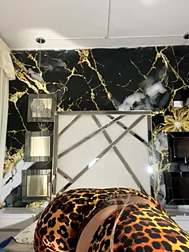 Snapshot of scarlett_sexx69 chatting on December 18, 11:27 am scarlett sexx69 online show from December 18, 11:27 am