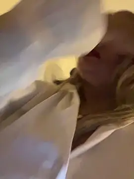 Snapshot of scarlett_sexx69 chatting on February 16, 11:39 am scarlett sexx69 online show from February 16, 11:39 am