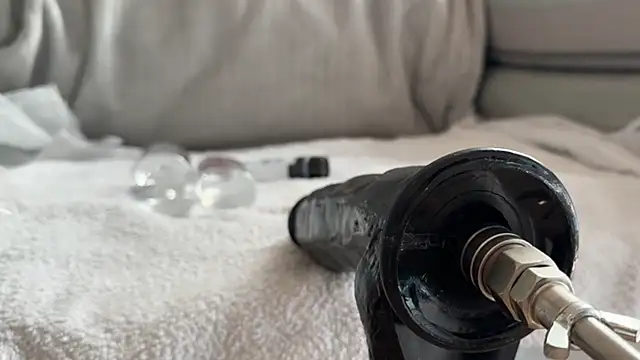 Snapshot of MisoMuncher chatting on November 5, 2:11 am MisoMuncher online show from November 5, 2:11 am