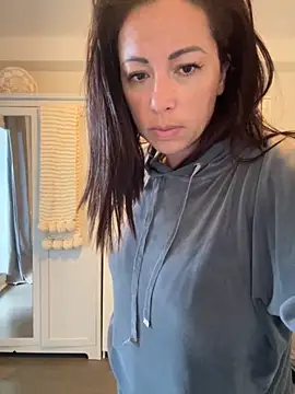 kymii online show from October 26, 6:30 am