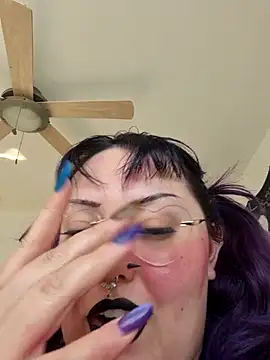 Cutegothcrybabyx online show from June 7, 10:13 pm