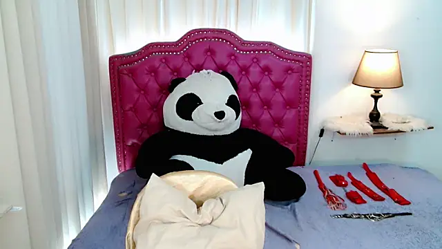 Snapshot of DreamLADYBOY chatting on May 3, 2:23 pm DreamLADYBOY online show from May 3, 2:23 pm