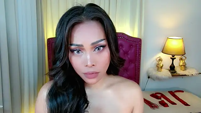 Snapshot of DreamLADYBOY chatting on May 21, 5:42 pm DreamLADYBOY online show from May 21, 5:42 pm