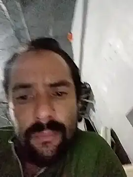 Snapshot of Brhama44 chatting on May 12, 6:32 am Brhama44 online show from May 12, 6:32 am