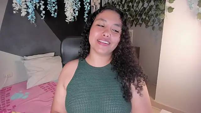 Snapshot of alixon_fiore5 chatting on April 29, 6:06 am alixon fiore5 online show from April 29, 6:06 am