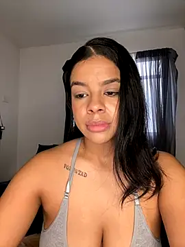 trianawhite online show from November 28, 3:25 pm