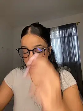 Snapshot of trianawhite chatting on May 21, 3:30 pm trianawhite online show from May 21, 3:30 pm