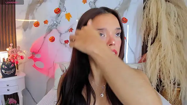 Snapshot of hannahill69 chatting on October 22, 4:57 am hannahill69 online show from October 22, 4:57 am