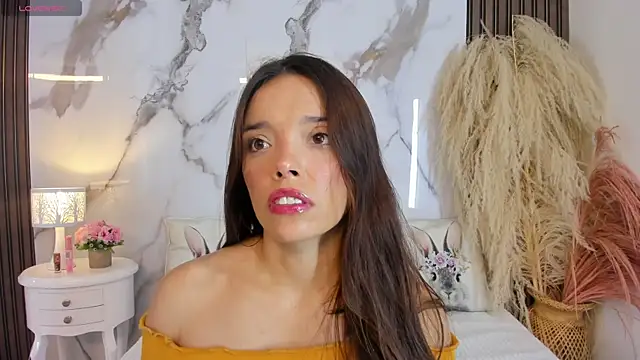 hannahill69 online show from April 28, 4:50 am