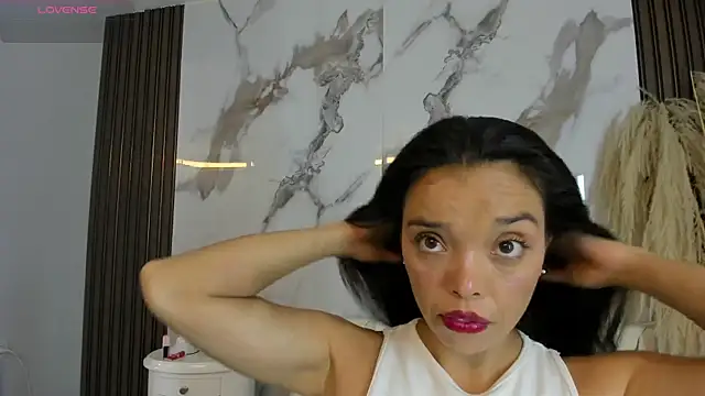 Snapshot of hannahill69 chatting on June 3, 4:59 am hannahill69 online show from June 3, 4:59 am
