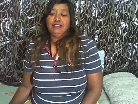 Snapshot of Mammabear_4u chatting on December 15, 7:02 am Mammabear 4u online show from December 15, 7:02 am