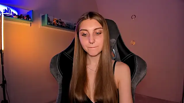 CassiaBlade1 online show from January 14, 7:32 pm