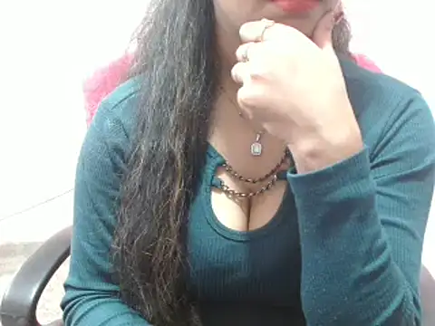 LovingPihu online show from February 6, 11:43 am