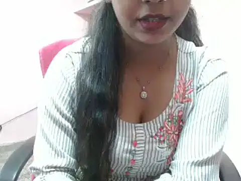 LovingPihu online show from February 24, 9:10 am