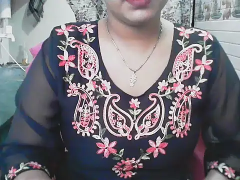 LovingPihu online show from June 12, 5:28 am
