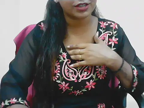 Snapshot of LovingPihu chatting on July 16, 5:24 am LovingPihu online show from July 16, 5:24 am