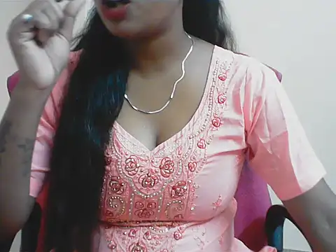 Snapshot of LovingPihu chatting on July 26, 5:15 am LovingPihu online show from July 26, 5:15 am