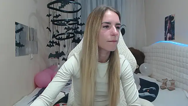 Snapshot of DeboraHorny chatting on October 17, 6:05 am DeboraHorny online show from October 17, 6:05 am