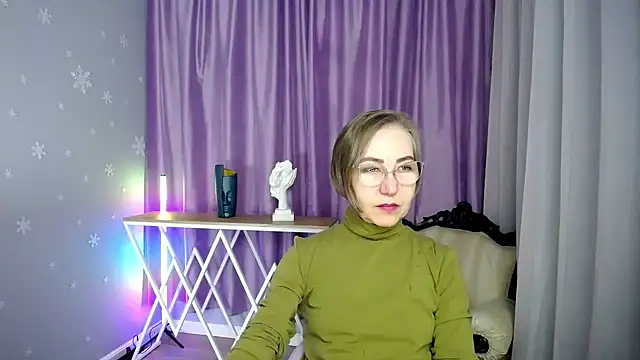 Snapshot of queen_a_n_i chatting on November 22, 8:57 am queen a n i online show from November 22, 8:57 am